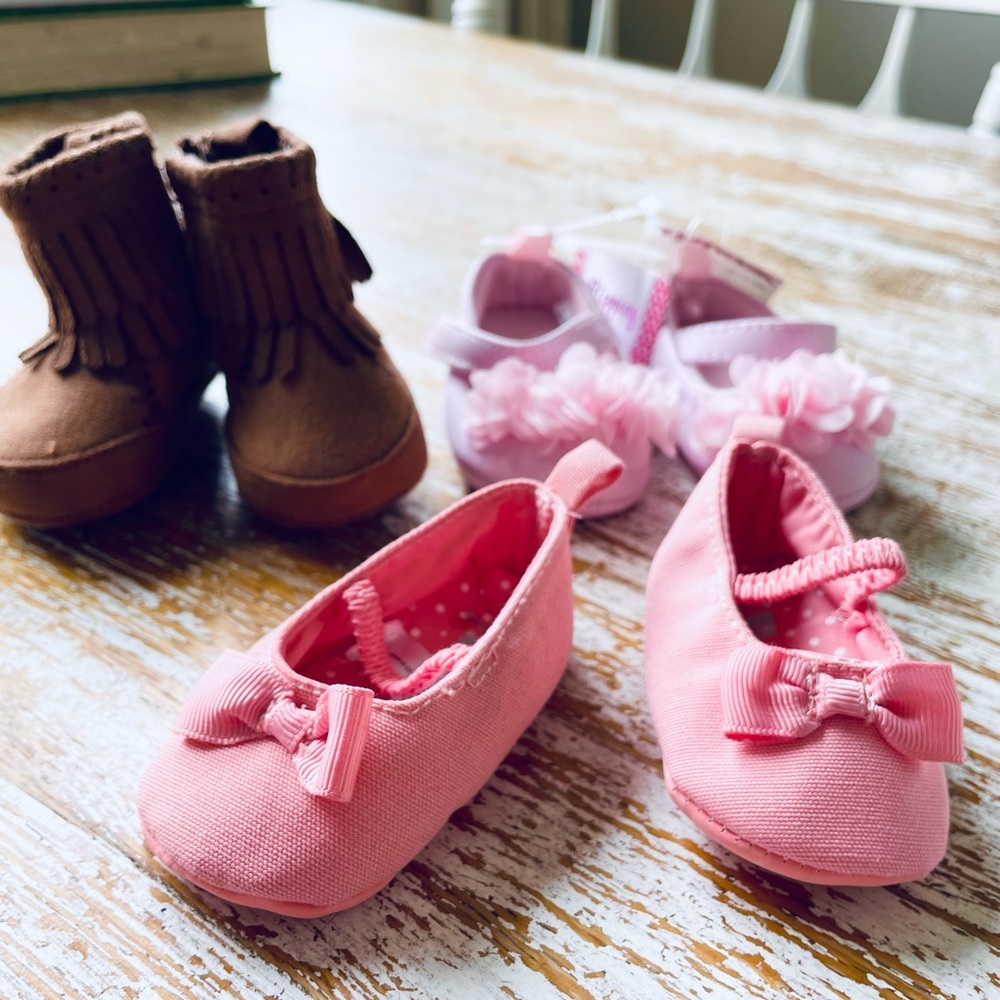 Newborn Shoes Lot